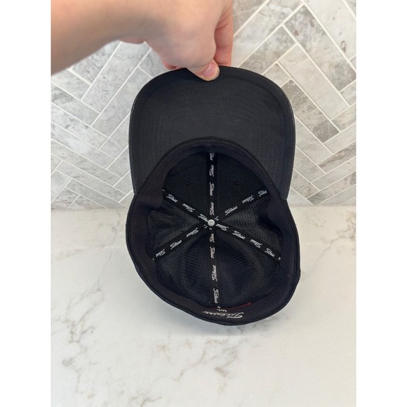 Titleist Black Pro V1 FootJoy FJ‎ Fitted Cap Hat Size M/L Stretch Fit Logo Patch - Picture 5 of 6